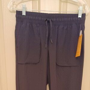 AVIA Poly/Spandex Black Crop Pants RUNS BIG